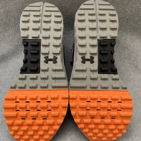 UNDER ARMOUR - Picture 6 of 6